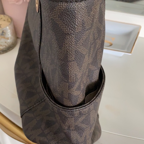 Michael Kors Leather Logo Tote Bag - Picture 5 of 16